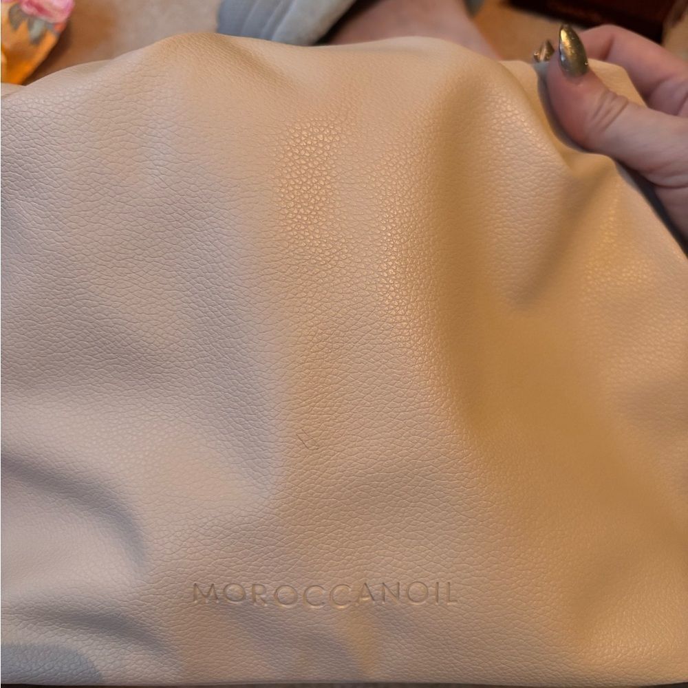 Cream Cosmetic Bag with Smooth Finish